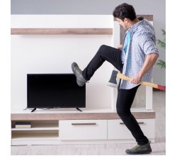LED TV Ekranınızın Kırılmasını Nasıl Önlersiniz?